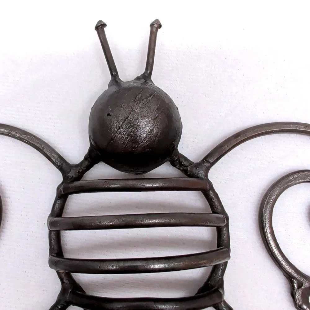 Rustic Wrought Iron Bumble Bee Wall Hook Metal Bee Garden Decor Hanger Dark Iron